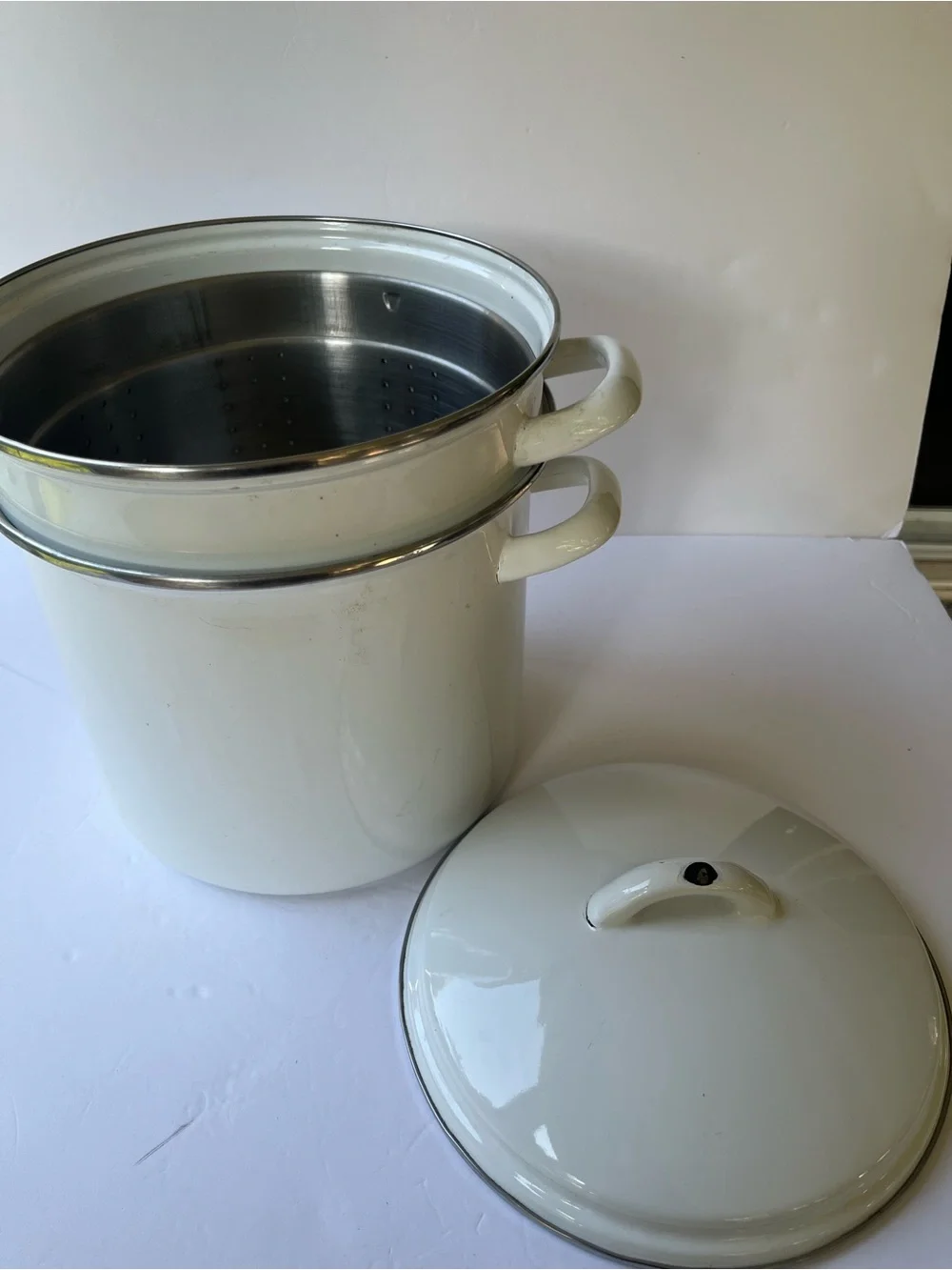 Vintage Style White Enamelware Steamer Pot 4 pc lid pot steamer basket & rim